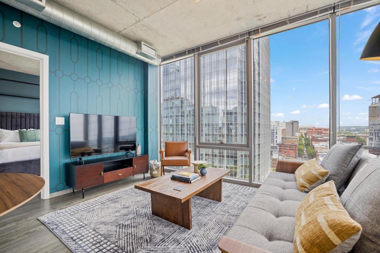 Placemakr Premier Sobro Нэшвилл Экстерьер фото A staged living room at 1001 Burnet
