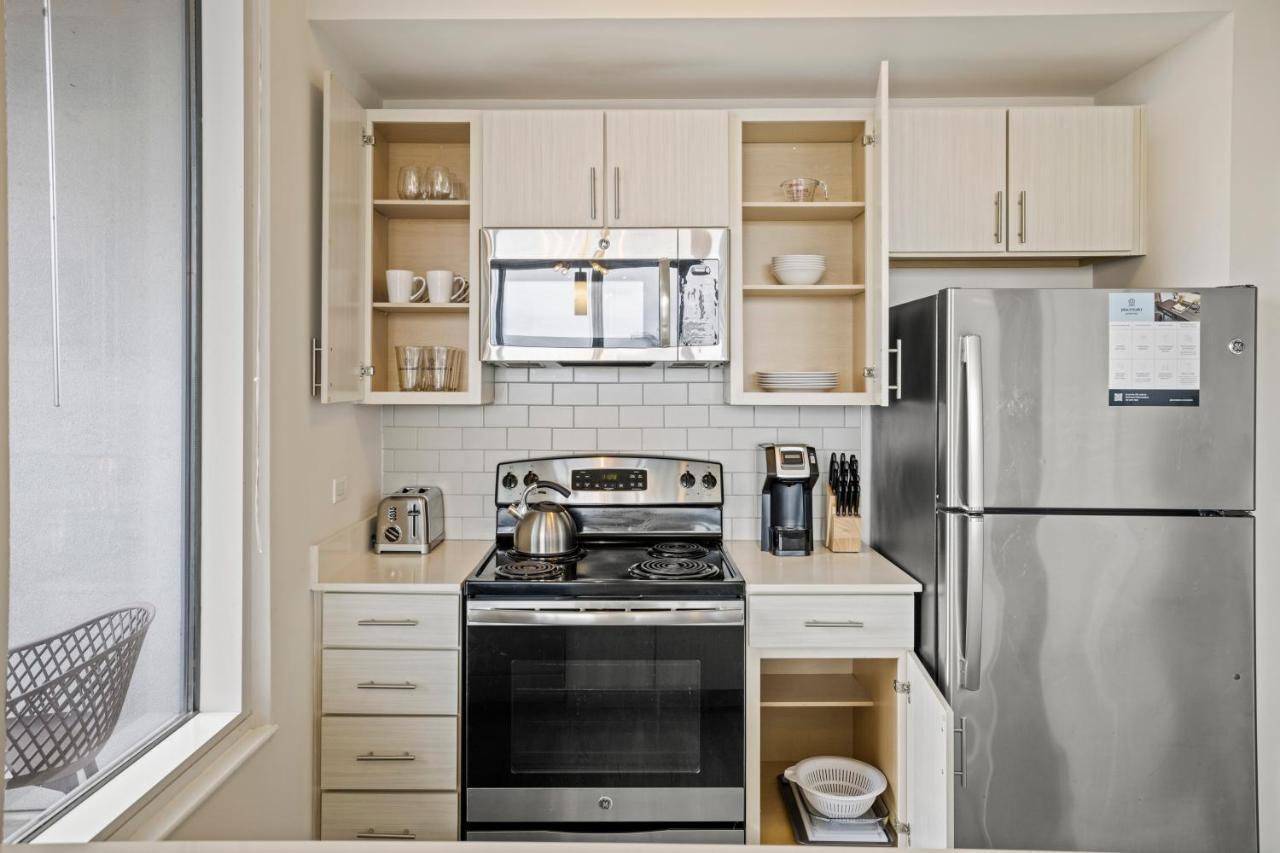 Placemakr Premier Sobro Нэшвилл Экстерьер фото A typical kitchen in a typical apartment