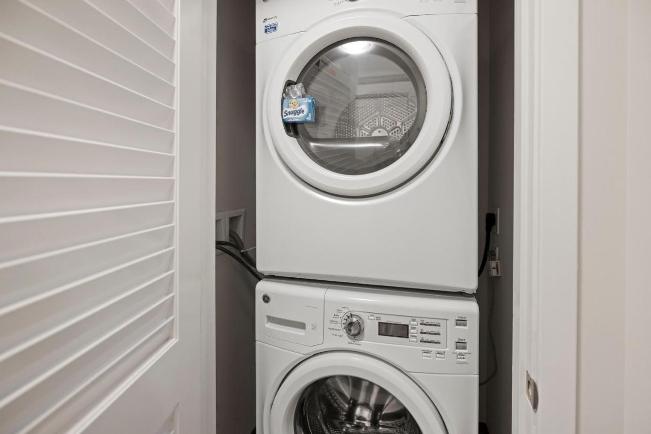 Placemakr Premier Sobro Нэшвилл Экстерьер фото A stackable washer and dryer