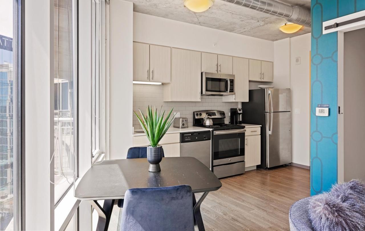 Placemakr Premier Sobro Нэшвилл Экстерьер фото A kitchen in a typical apartment