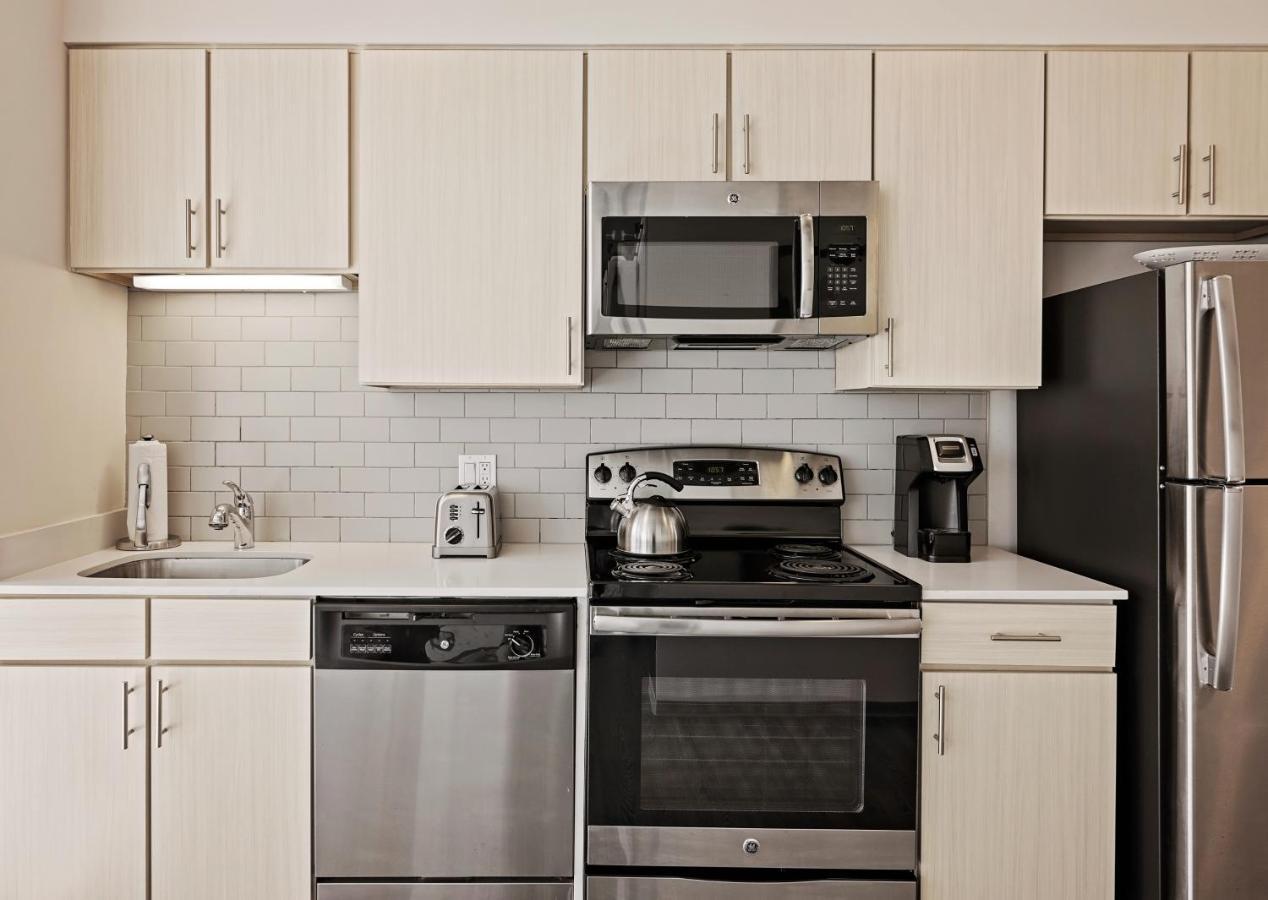 Placemakr Premier Sobro Нэшвилл Экстерьер фото A typical kitchen in a typical apartment