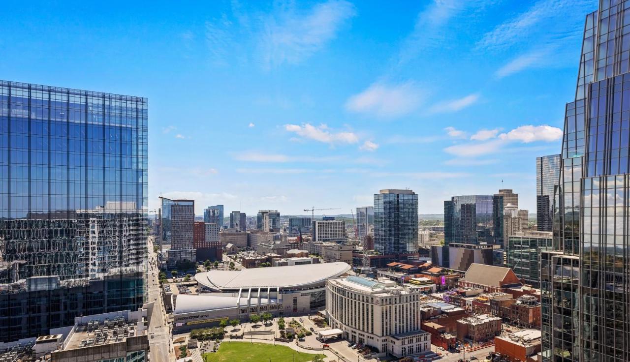 Placemakr Premier Sobro Нэшвилл Экстерьер фото View of the West End from the 2018-completed residential tower