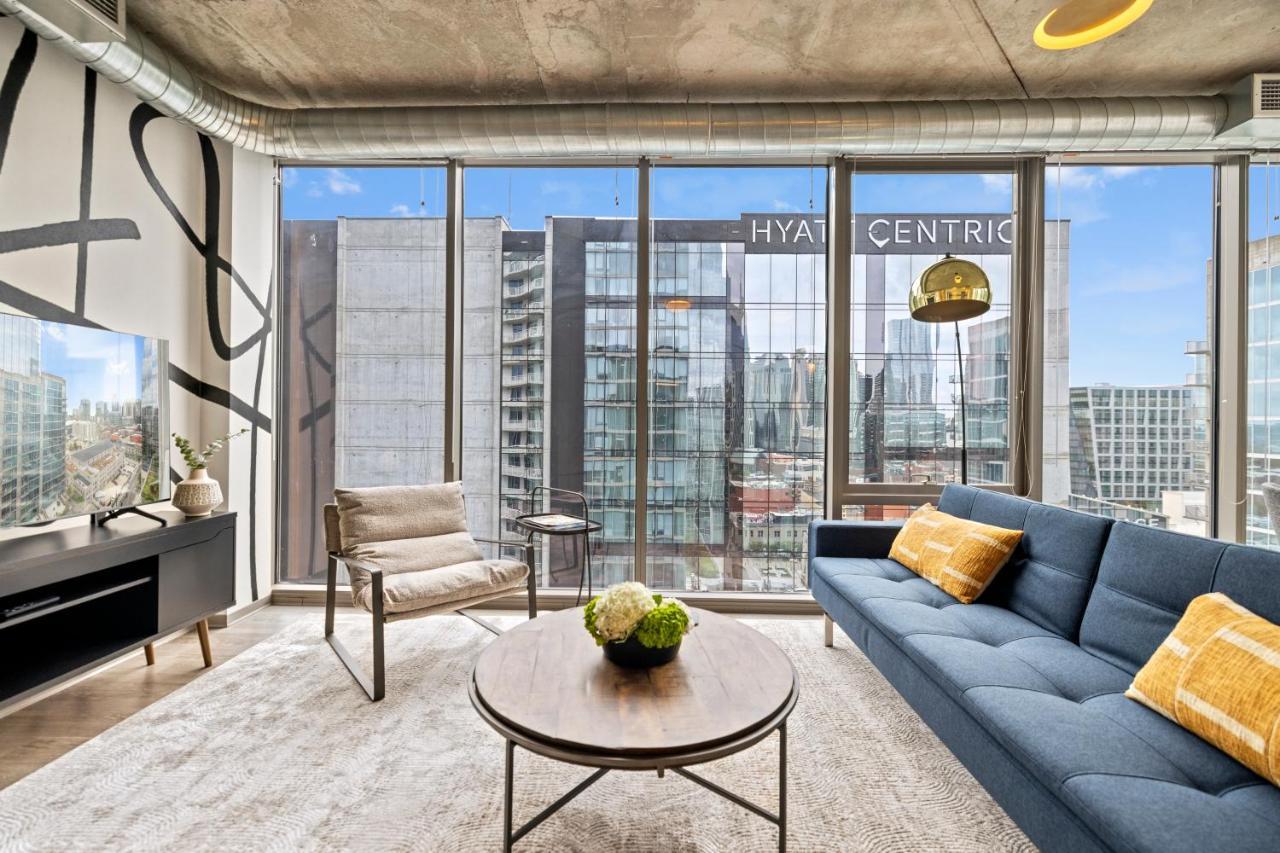 Placemakr Premier Sobro Нэшвилл Экстерьер фото A staged living room
